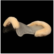 Acavallo vzadu vyvýšená gelovka s beránkovým lemem